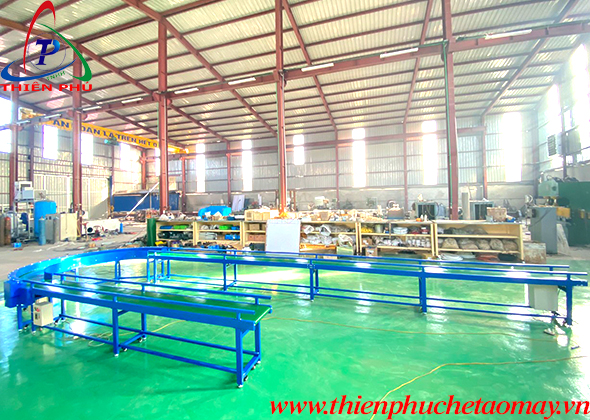 Băng tải góc cong 180 độ Thiên Phú